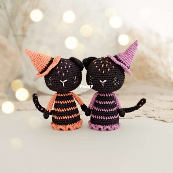 Spirit of Toys - Oksana Ozgench - Mia the Cat - English