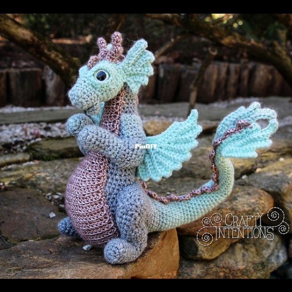 Curvy_Sitting_Dragon_for_Ravelry_Listing_Front_Photo_1_medium2.jpg