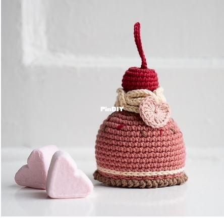 valentines cake.JPG