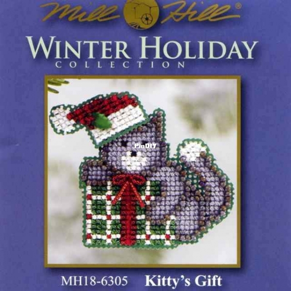 MH18-6305_Winter Holiday Collection-Kittys Gift.jpg