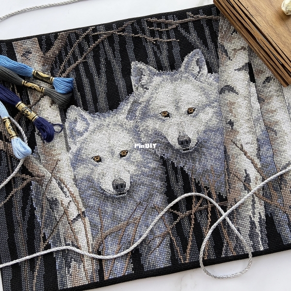 White wolves