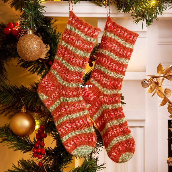 WYS_Signature_4ply_L_Rudy_Texture_Knitted_Socks_01_S_72.jpg