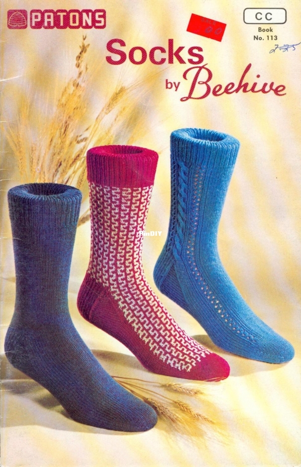 Patons_113_Socks_by_Beehive_000001.jpg