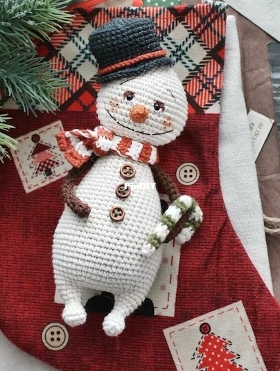 Snowman by Julia Ustimenko.jpg