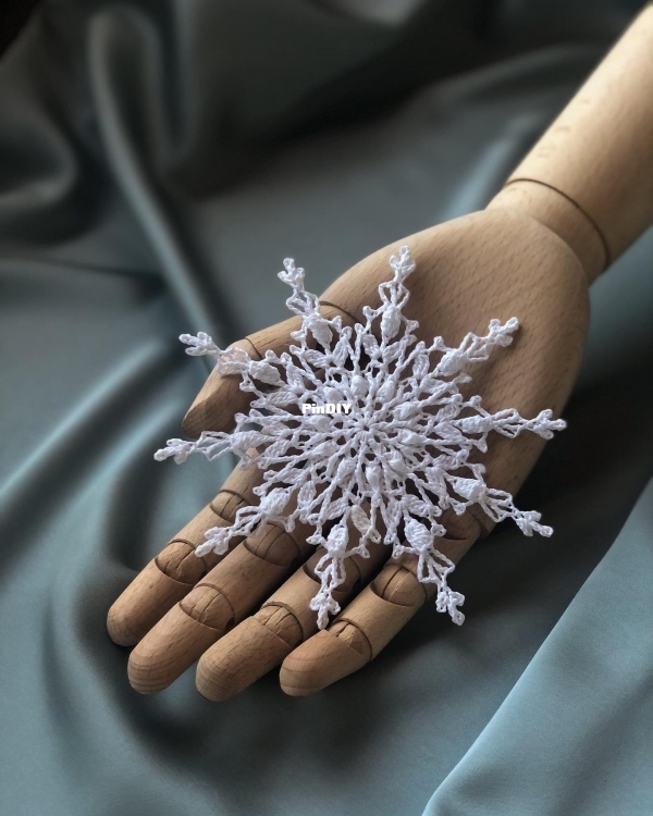 Snowflake BELIEF ВЕРА Viktoria Gul.jpg