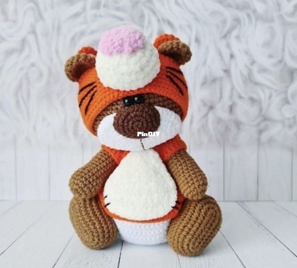Crochet Wonders Design - Olga Kurchenko - Outfit Tiger for Bear.jpg