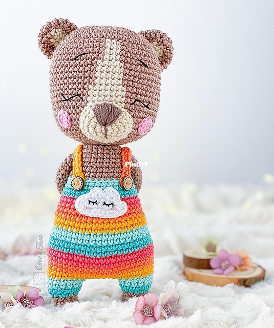One and Two Company - Carolina Guzman - Happy the Rainbow Bear_02.jpg
