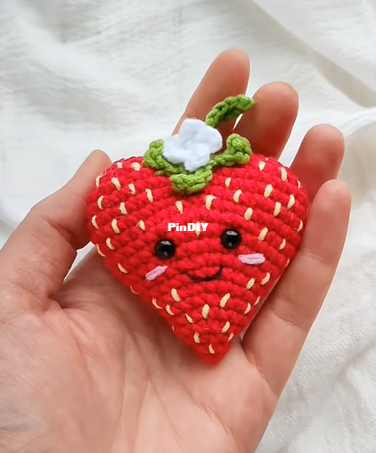 Strawberry heart.png