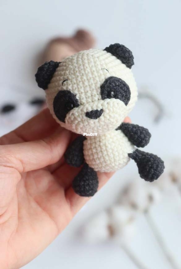 Sevgili Ilmkler - Sevgi - Panda Keychain.jpg