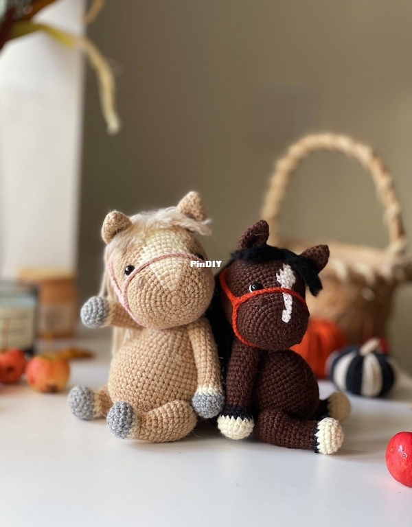 Daria Konurkina - Baby Ponies - ENG.jpg