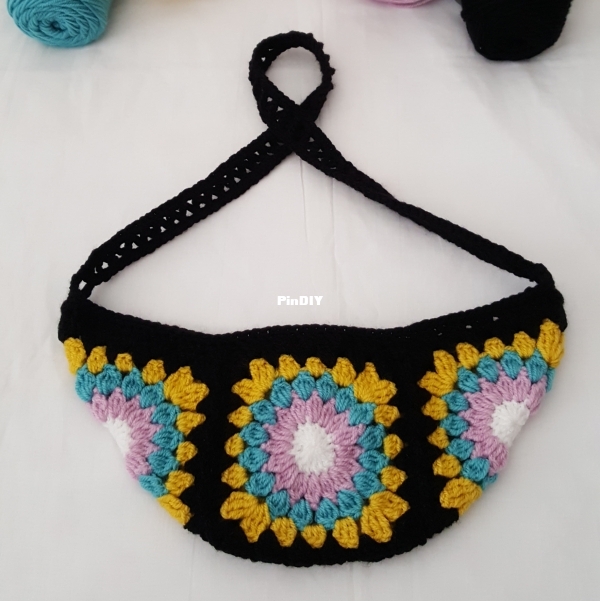 Crochet bum bag, sling bag, crossbody bag, pochete, riñonera.