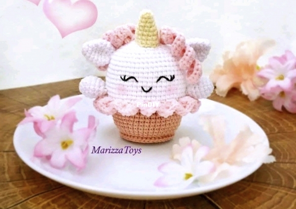 Unicorn_cupcake_Marizza_Toys-1.jpg