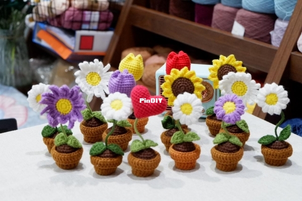 Sunny Princess Crochet - Mini Crochet flower Pot - Tulip, Daisy 1, Daisy 2, Sunflower, Heart - Engli ...