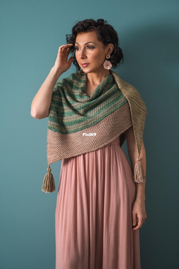 Reveil Shawl1.jpg