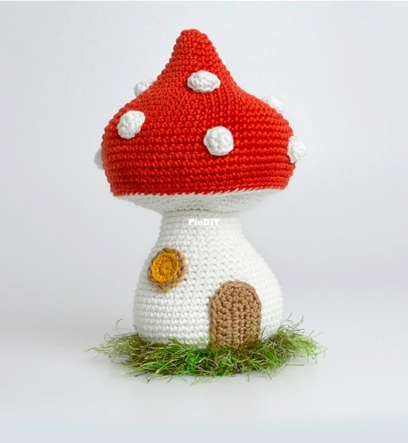 GLOW_IN_THE_DARK_MUSHROOM.jpg