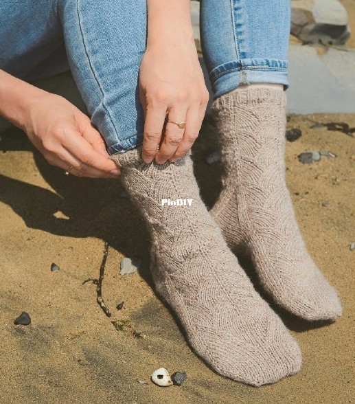 Lovely Lace Knits-Gabrielle Vezina-91.jpg