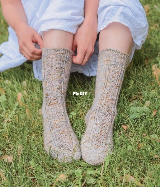 Lovely Lace Knits-Gabrielle Vezina-216.jpg