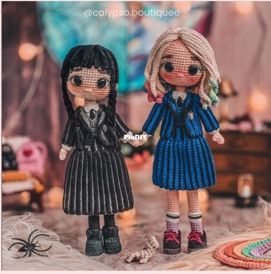 Calypso Boutiquee - Merlina Addams and  Enid Sinclair - Esp.jpg