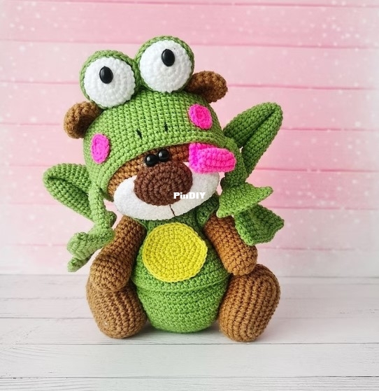 Frog Clothes 18 cm - Olga Kurchenko.jpg