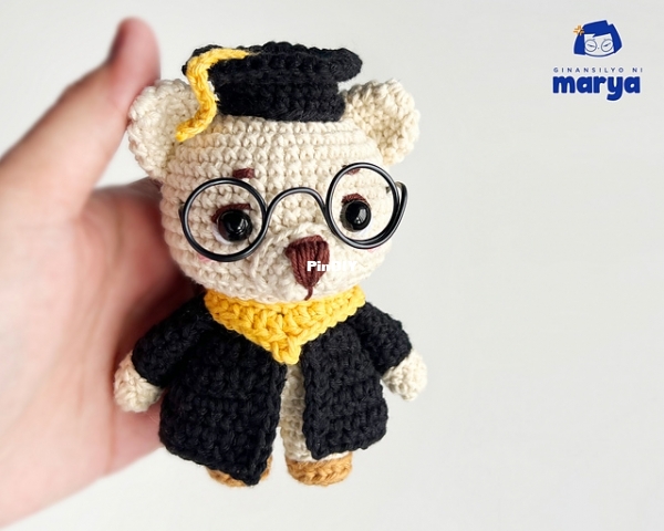 Ravelry_Grad_bear2_medium2.jpg