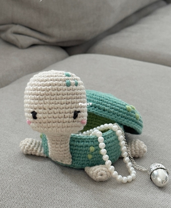 Amour Fou Lulu, the Turtle Jewelry Box.jpg