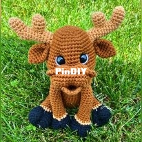 HHDesigns4-HANNAH_S HANDMADE DESIGNS- Hannah Gerecke-Mavis The Moose