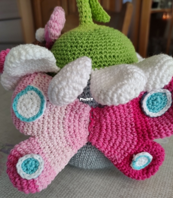 butterfly gnome back.jpg