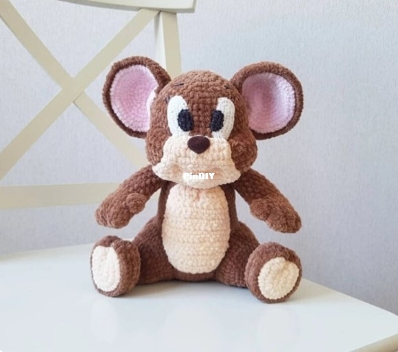 Jerry Mouse 26 cm - Olga Kurchenko.jpg