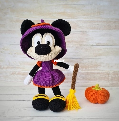 Mouse Witch - Olga Kurchenko.jpg