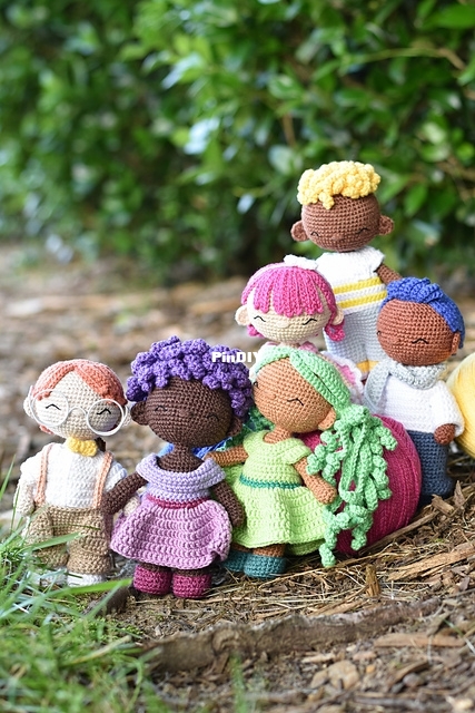 Bamboo_Pop_Dolls_group_vertical_01_hi_res_medium2.jpg