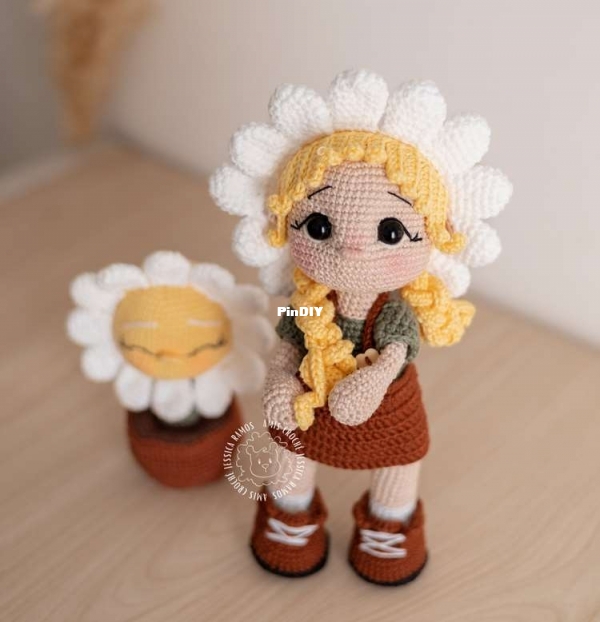 Amis Crochê - Jéssica Ramos de Souza Simão - Coleção Jardim - Boneca Margarida - Portuguese