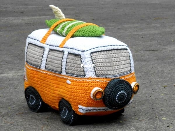 crochet-Surf-Van-Amigurumi-easy-pattern.jpg