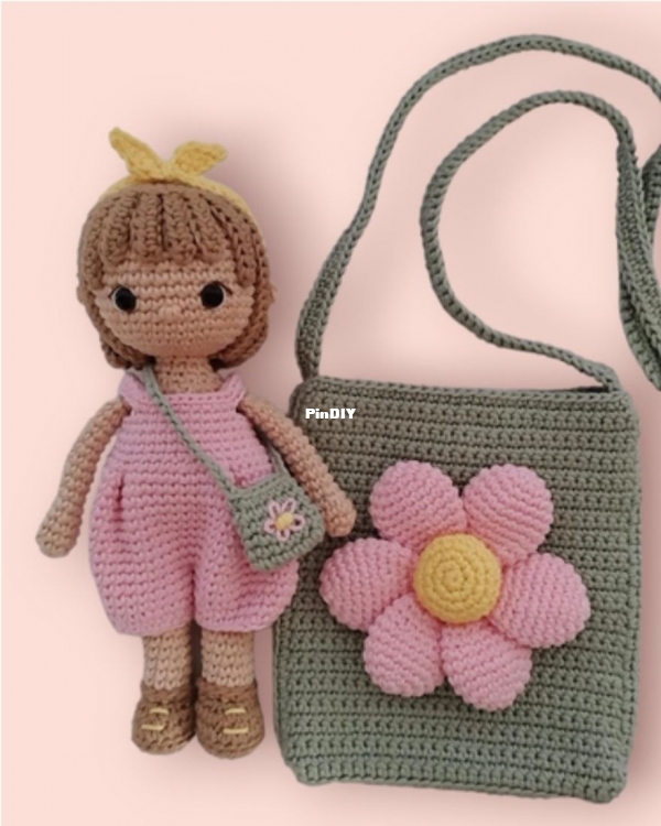 Fulo crocheteria - Deise Diniz - Nina Doll bolsinha - Portuguese.jpeg