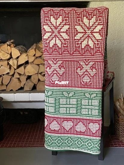 Astrid Schandy - Aschandy - Astrids Xmas Throw.jpg
