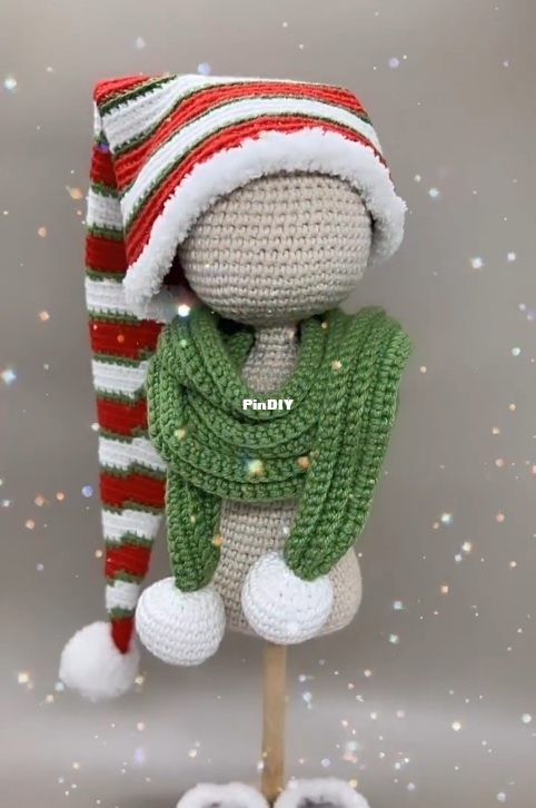 Fluffy Tummy Elf Hat 1.jpg