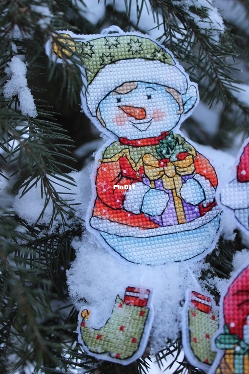 Snowman Elf by Elena Shestakova.jpg