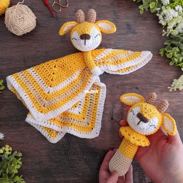 Vivir Vintage Deer Safety Blanket 1.jpeg