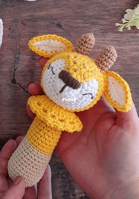Vivir Vintage Deer Rattle 1.jpg