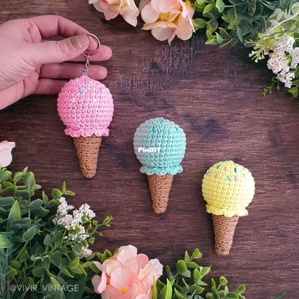 Vivir Vintage Ice Cream Keychain 1.jpeg