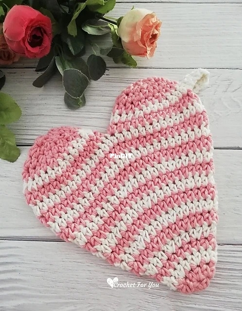 Crochet_Heart_Potholder_Free_Pat.jpg