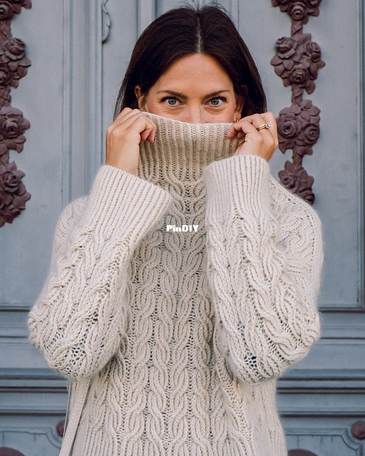 Wishbone Sweater by Veronika Lindberg.jpg