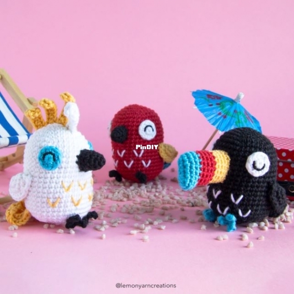 lemon yarn creations tropical bird.JPG