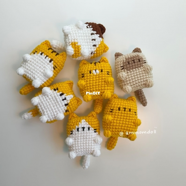 Ami Mom Doll - Flat Cat.jpg