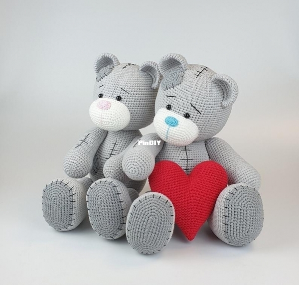 MK_RHO Ro Mi-kyung - big bear with heart.jpg