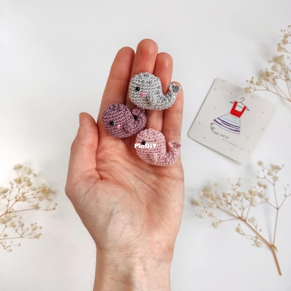 Liliya Sharipova Whale Brooch 1.jpg