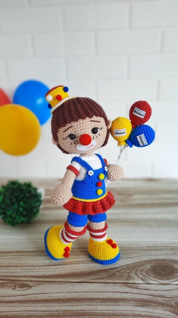 Ateliê Três Bonecas - Patricia Esteves - Palhacinha Kiki - Portuguese
