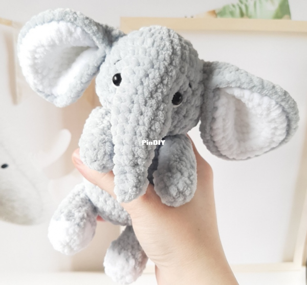 antonina naimаnova - elephant.PNG