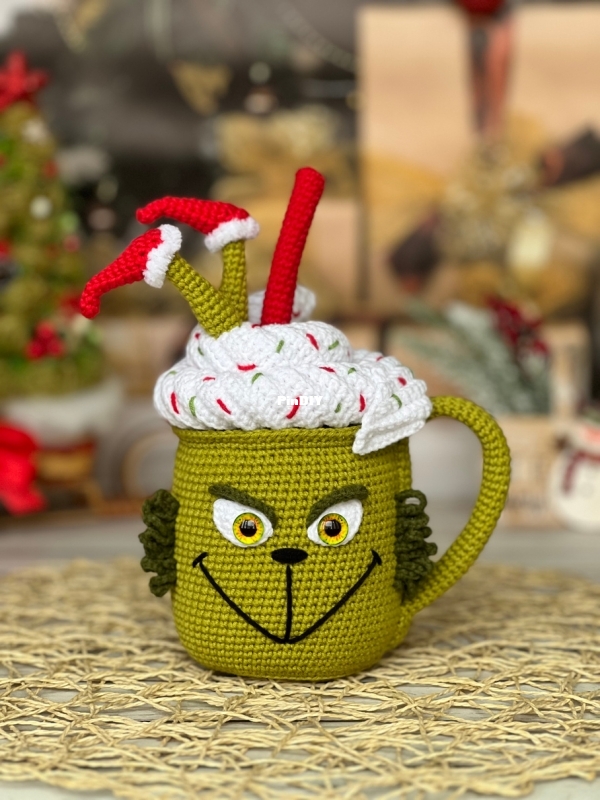 Zayka Mi Amigurumi - Miranda Aivazyan - Grinch mug -  English
