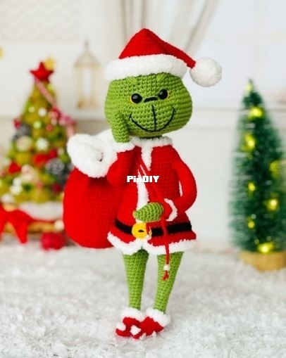 Zayka Mi Amigurumi - Miranda Aivazyan - The Grinchmas.jpg