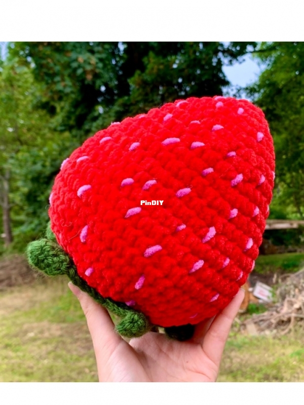 Roxane&#039;s Design Big Strawberry.jpg